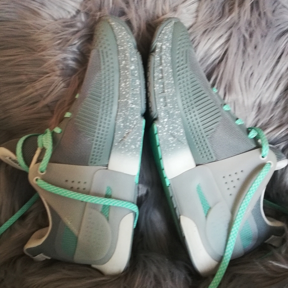 SOLD Under Armour Hovr Apex Training Shoes - Picture 2 of 13